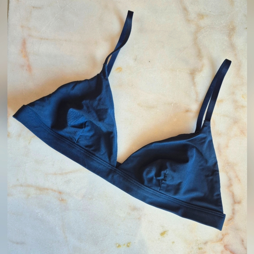 Aritzia Talula Triangle Bralette Dark Blue Navy size Small